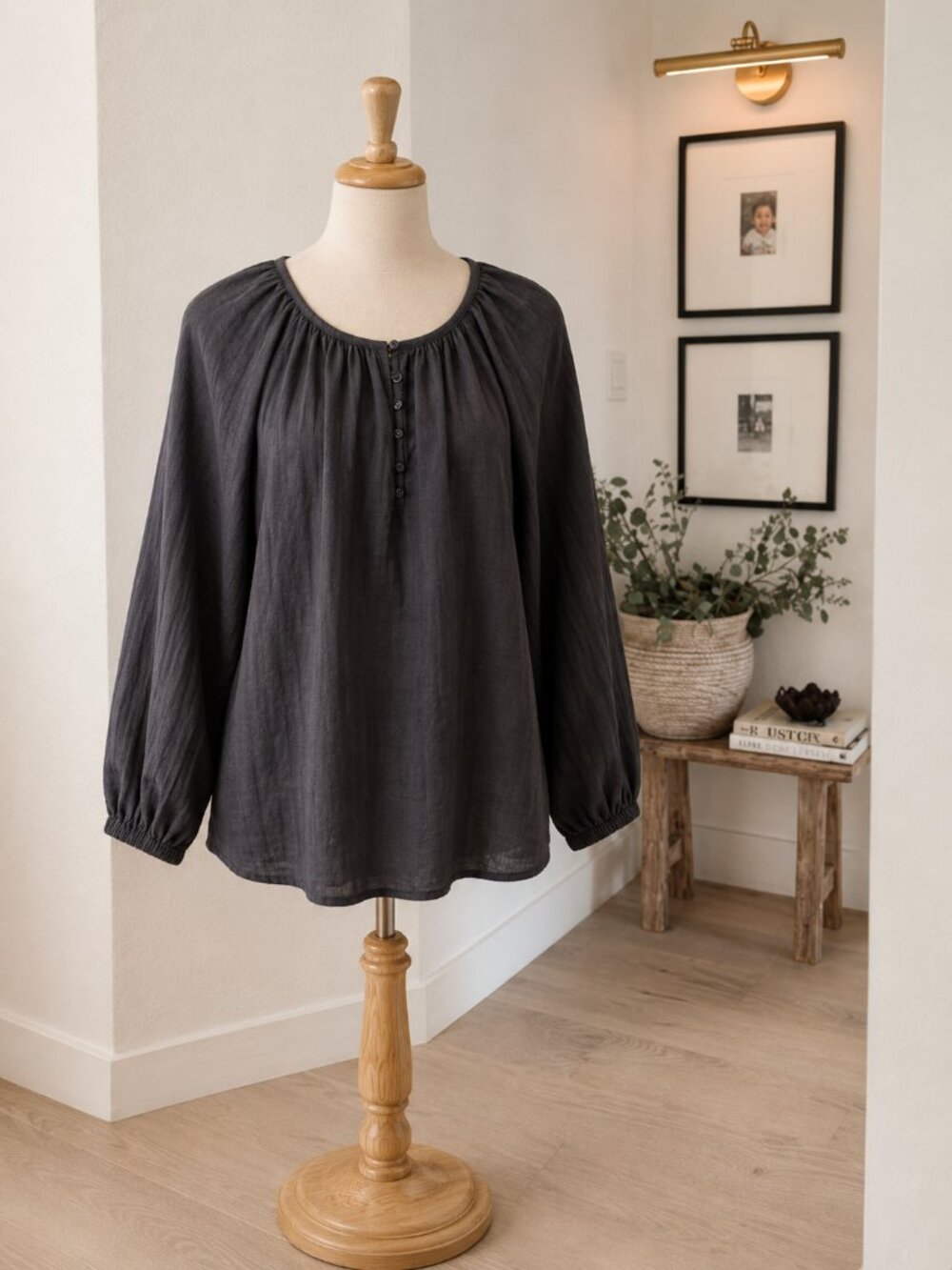 GAP Ladies XS Peasant Black Blouse 100% cotton